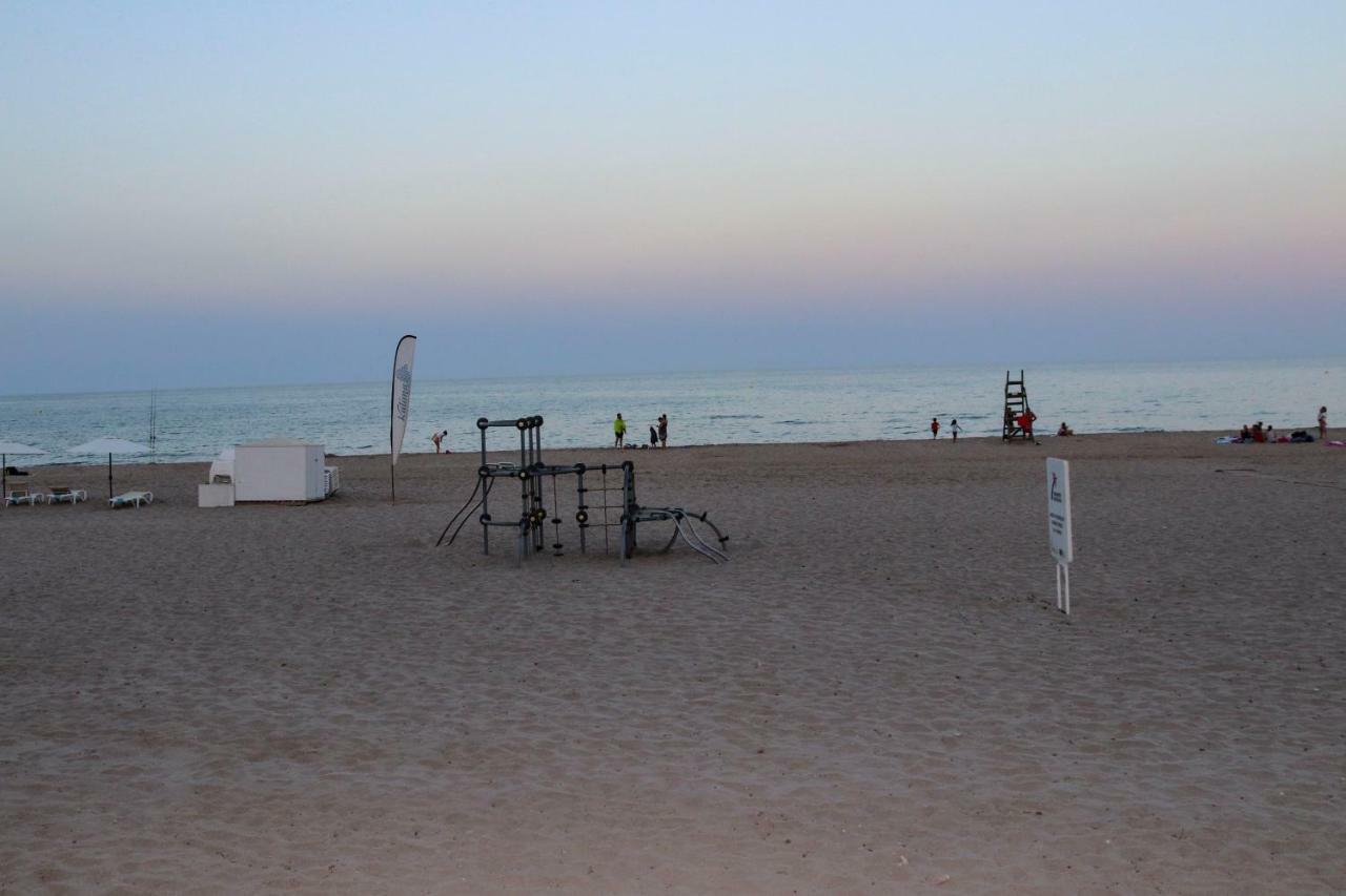 Hgb Beachside Apartment El Campello Bagian luar foto